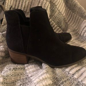 Black Booties with Chunky Heel // Dr. Scholl’s